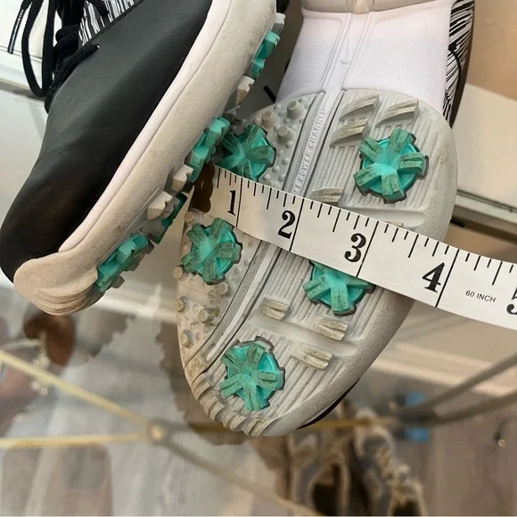 Nike Women's Size 7.5 Nike Delight V-Lady Golf Shoe SpikedTread Black White - Picture 8 of 9